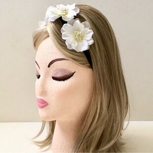 Flower Stretch Headband of 3 White Silk Blossoms on Elastic Band, New